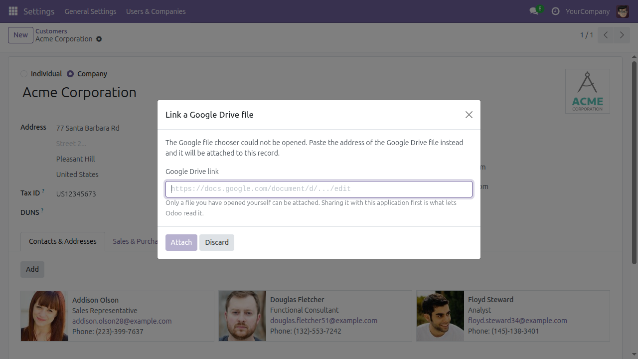 Hộp thoại Link a Google Drive file hỏi địa chỉ của tệp, nút Attach bị mờ cho tới khi bạn nhập gì đó
